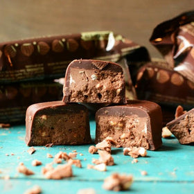 Rhythm 108 Hazelnut Praline Swiss Dark Chocolate Bar 33g